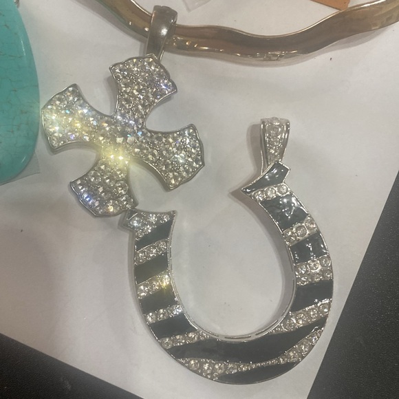 Costume jewelry - Picture 3 of 6